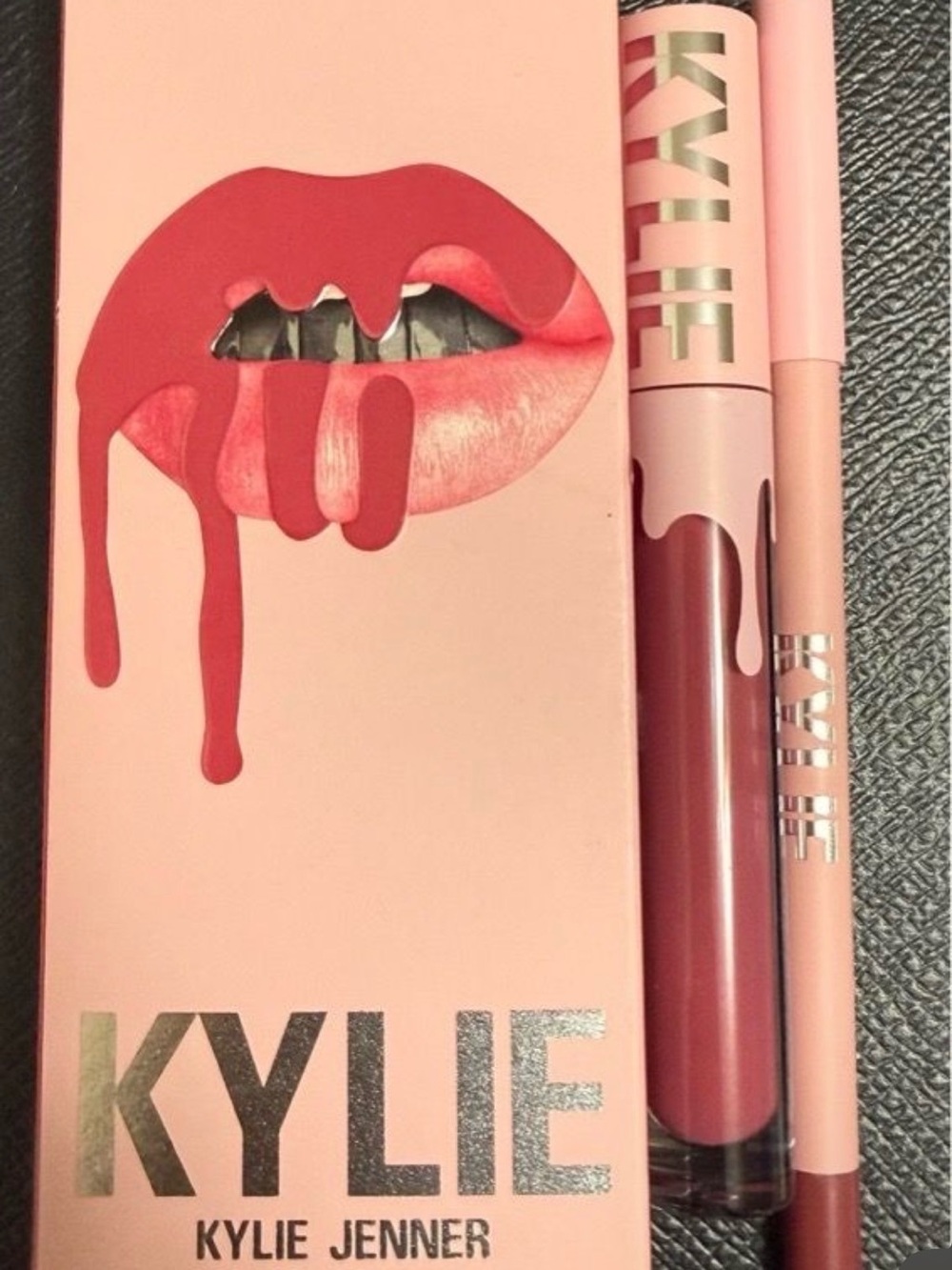 Kylie Jenner Velvet Liquid Lipstick & Lip Liner Set